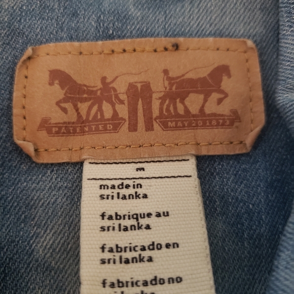 Edgy Denim Vest with Skull and Floral Art - Picture 4 of 7